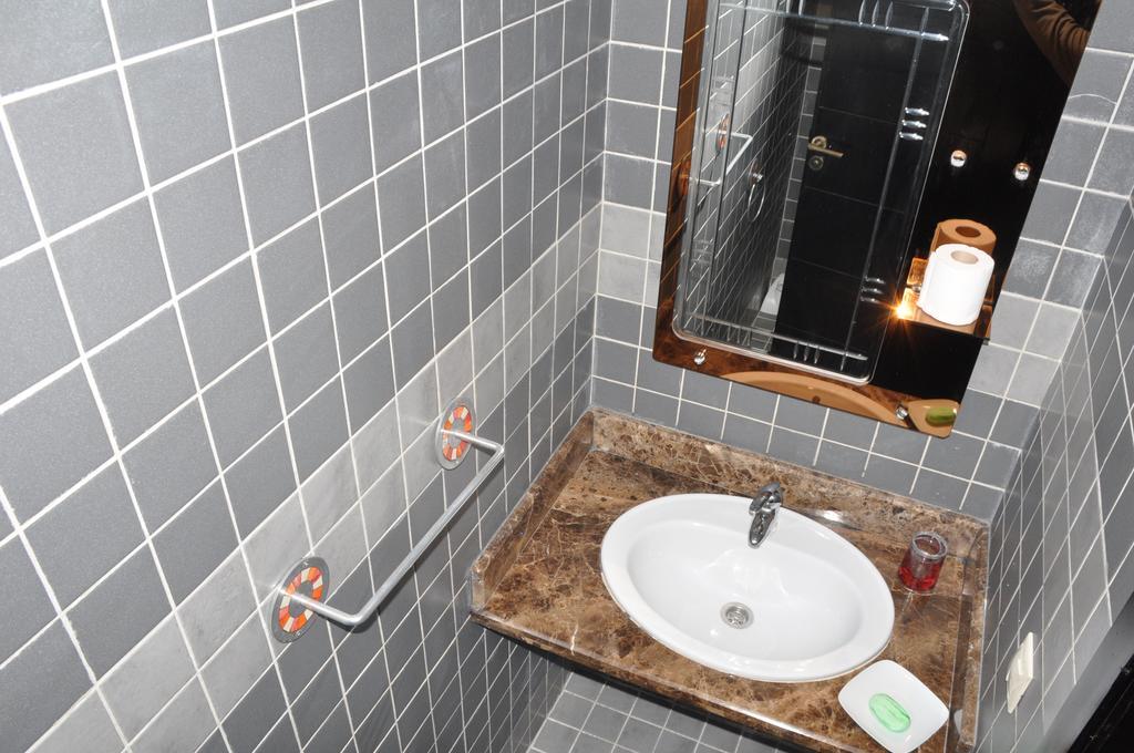 Val Fleuri Apartment With Balcony, الدار البيضاء المظهر الخارجي الصورة
